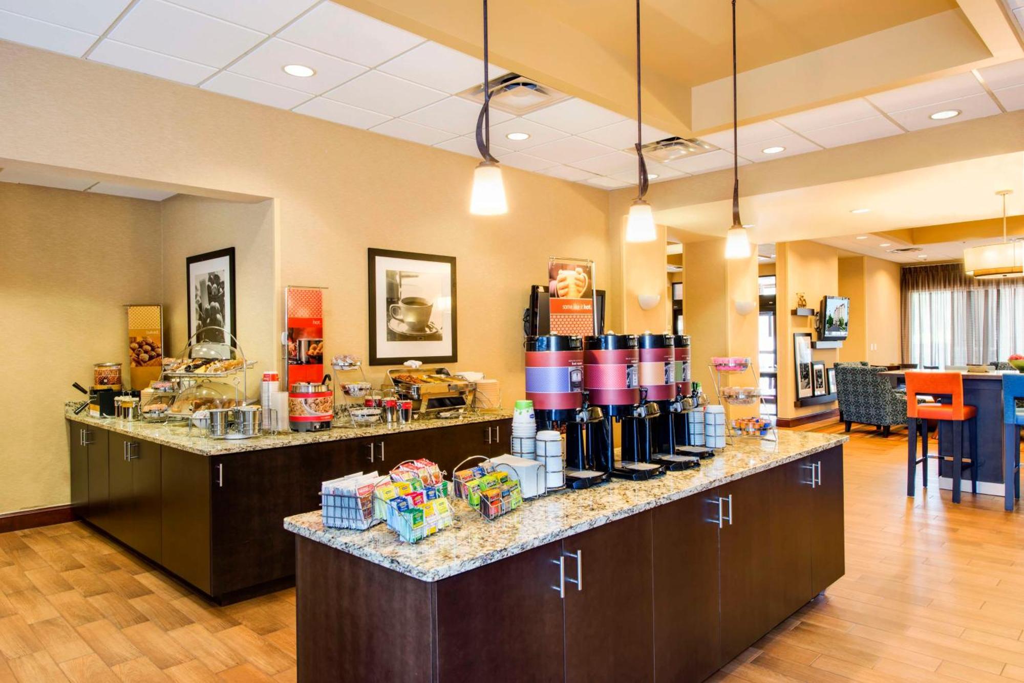 Hampton & Atlanta-galleria Smyrna
